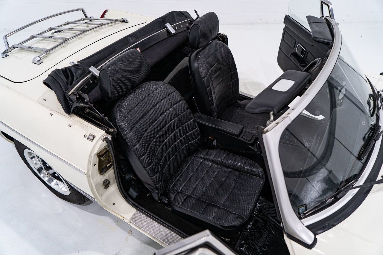 MG B Beautifully presented from former complete restoration 1979 Blanc Montréal - photo #7