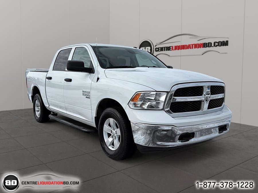 2023 Ram 1500 Classic SLT cabine d'équipe 4x4 caisse de 5 pi 7 po White