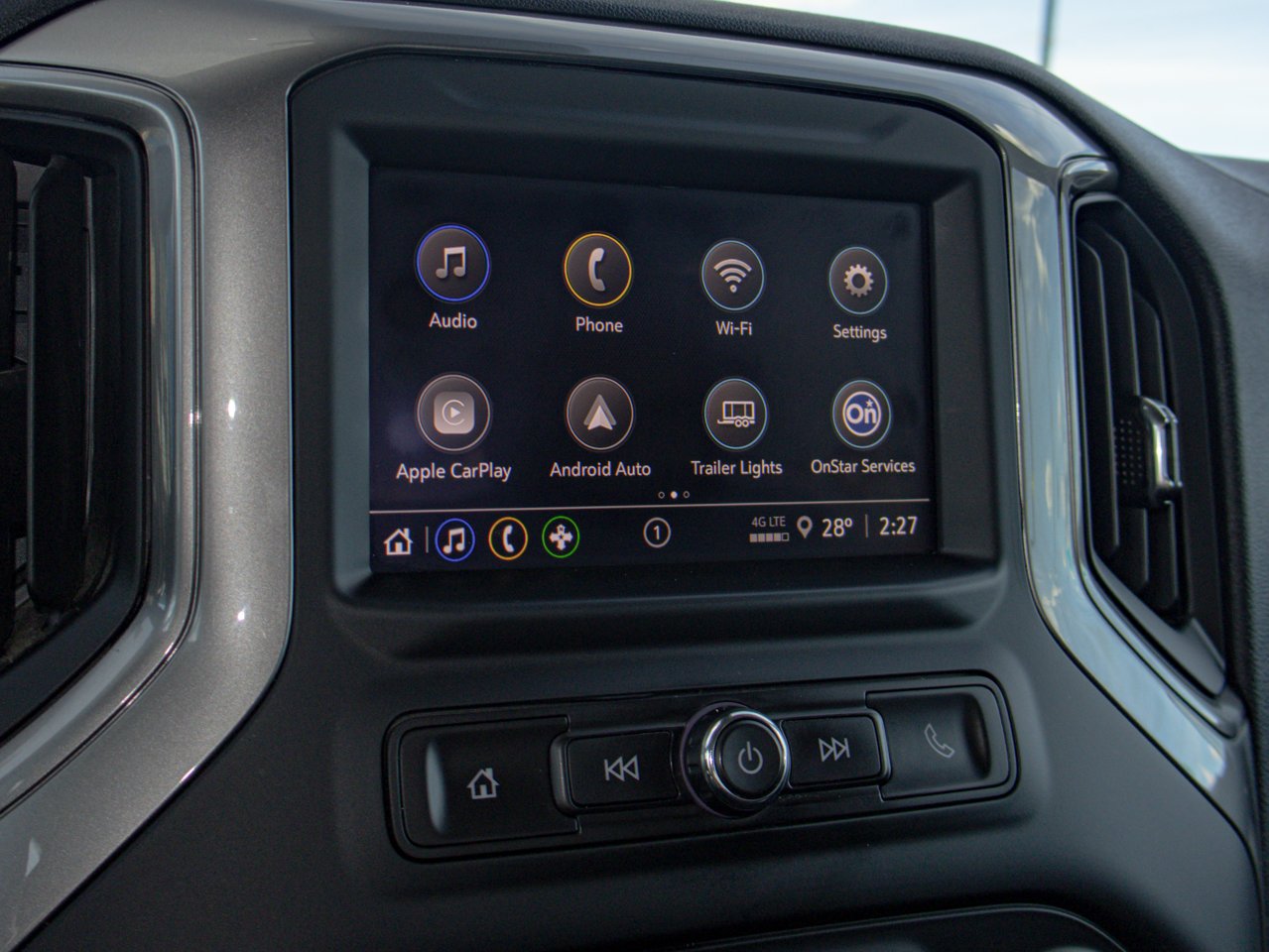 2024 Chevrolet Silverado 1500 4WD Crew Cab 147 Custom Trail Boss White Sherwood Park - photo #25