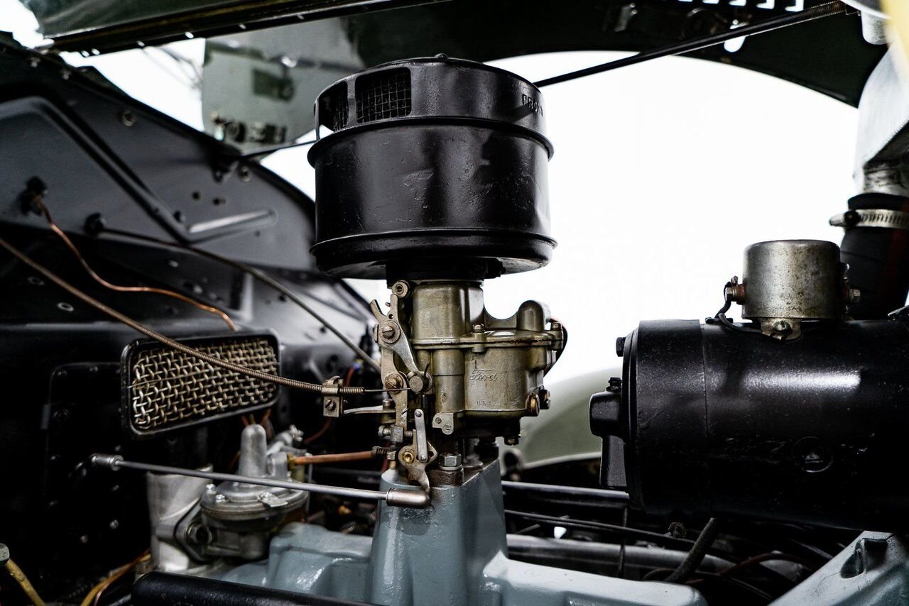 Ford Model 48 Phaeton PRIX EN USD | Beautifully presented in original condition 1936 Vert Montréal - photo #15
