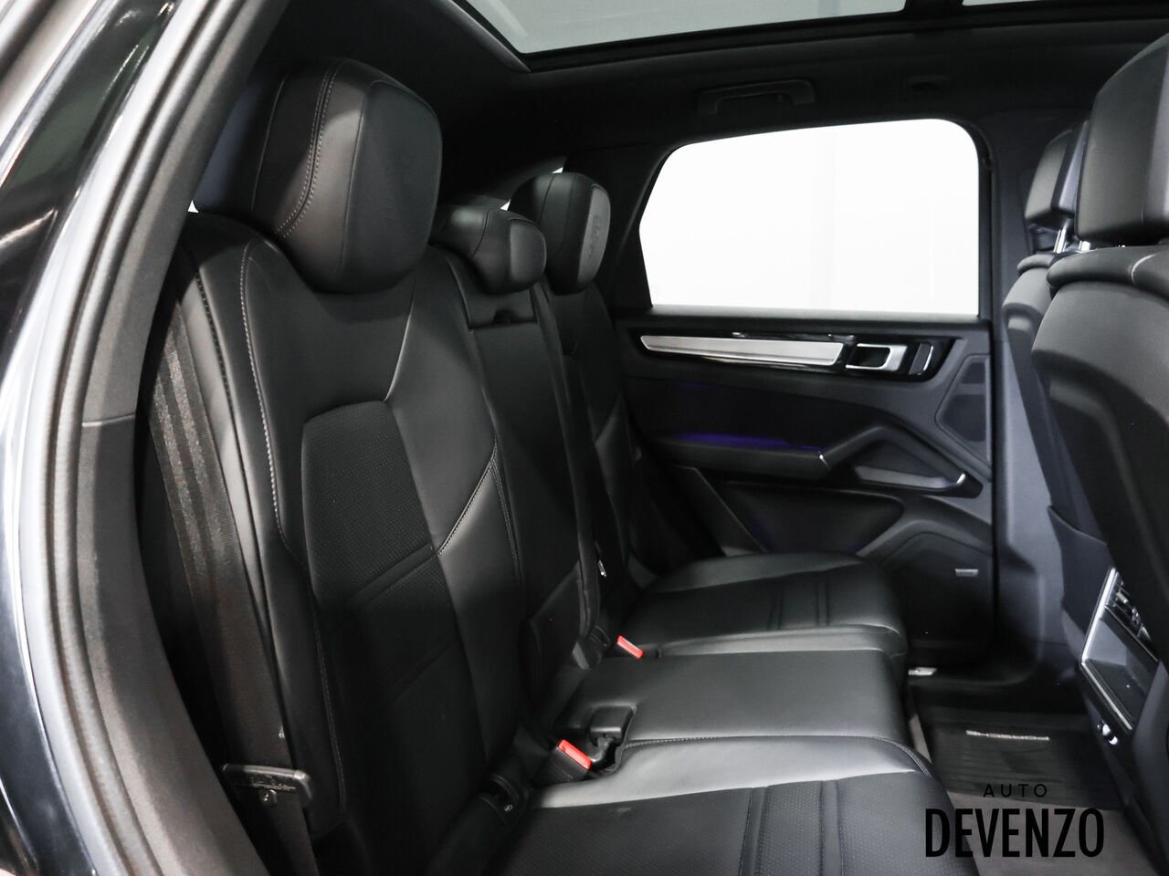 2023 Porsche Cayenne Black Saint-Eustache - photo #9