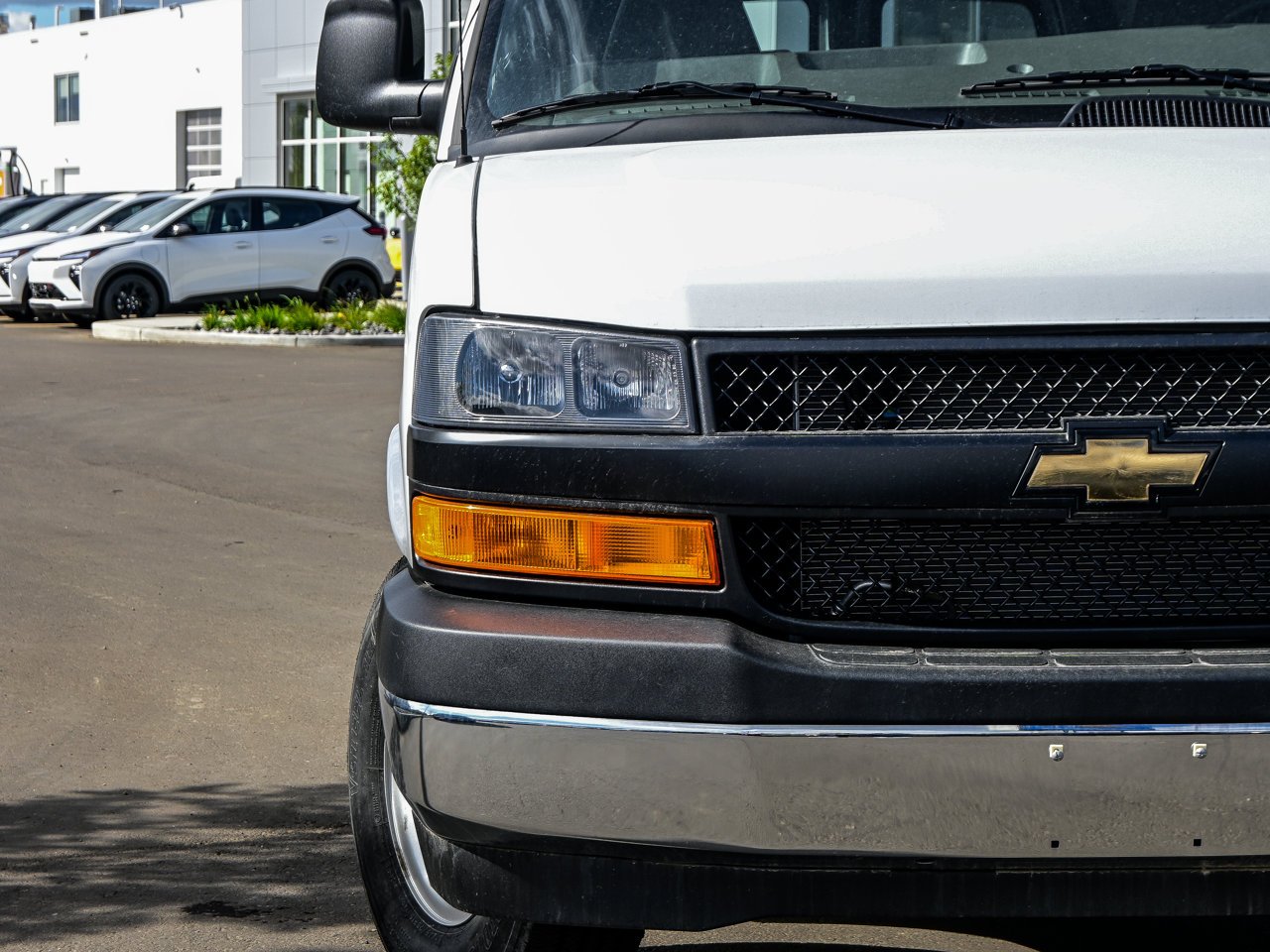 2025 Chevrolet Express Cargo Van RWD 2500 155 White Sherwood Park - photo #4
