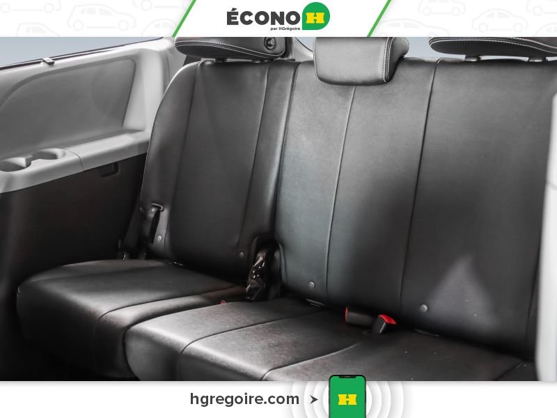 2018 Toyota Sienna Grey Blainville - photo #19