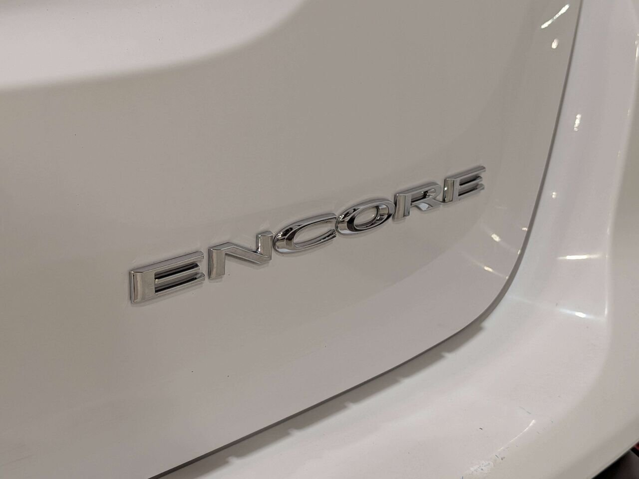 Buick Encore FWD 4dr Sport Touring 2017 Blanc Val-David - photo #36
