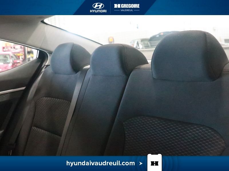 Hyundai Elantra 2019 Blanc Laval - photo #18