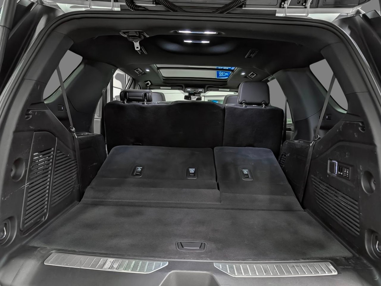 Chevrolet Tahoe RST 2023 . Saint-Eustache - photo #16