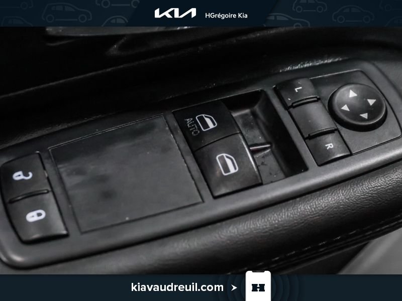 2017 Dodge GR Caravan Blue Laval - photo #11
