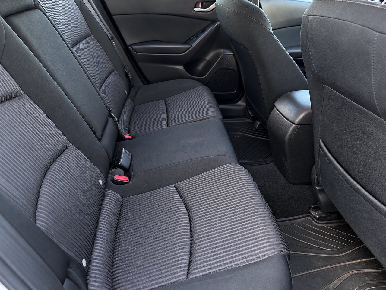 2016 Mazda 3 SPORT GS White Châteauguay - photo #7