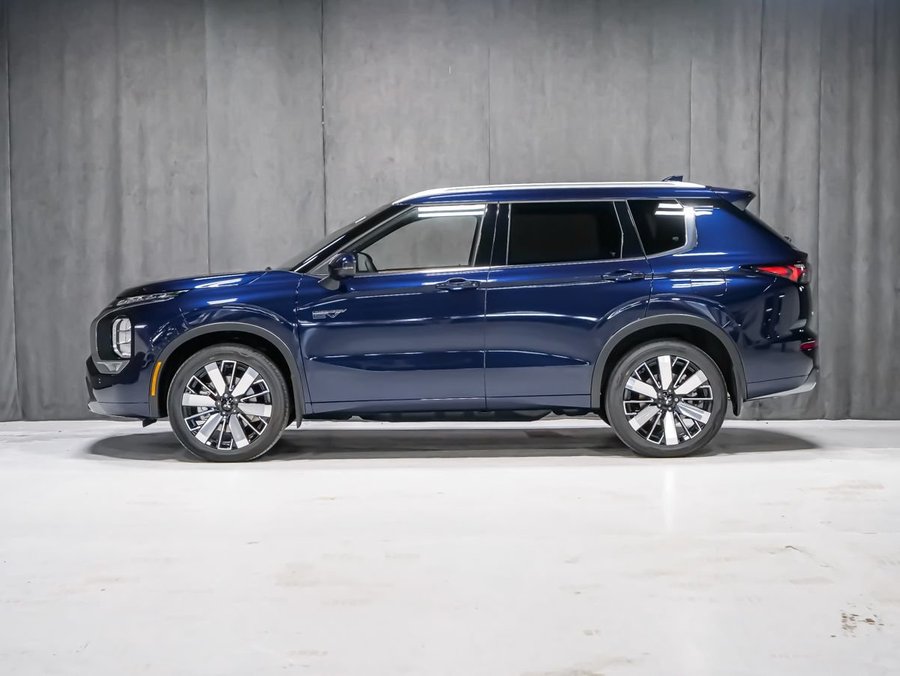 Mitsubishi Outlander PHEV GT 2026 Bleu cosmique métallisé
