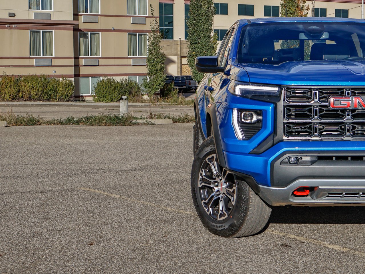 2024 GMC Canyon 4WD Crew Cab AT4 Blue Sherwood Park - photo #4