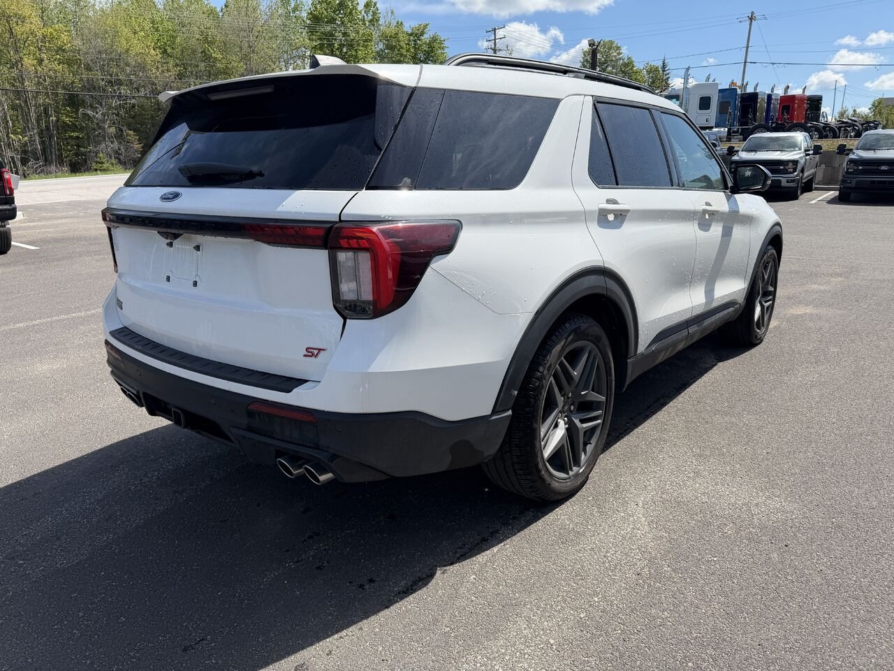 2026 Ford Explorer White Mont-Laurier - photo #4