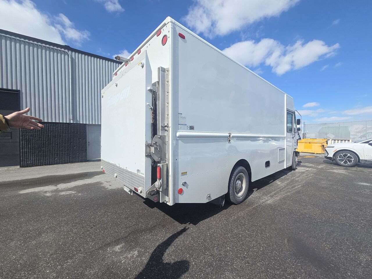 2011 Ford Châssis dénudé Super Duty F-59 Châssis nu 208 po DRW Saint-Hyacinthe - photo #4