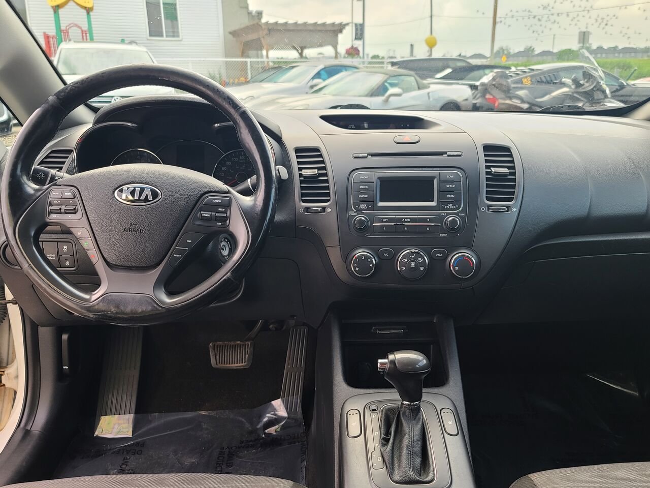 2015 Kia Forte White  - photo #12