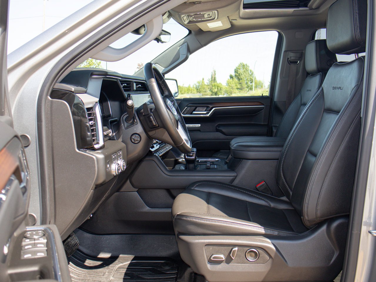 2025 GMC Sierra 1500 4WD Crew Cab 147 Denali Grey Sherwood Park - photo #18