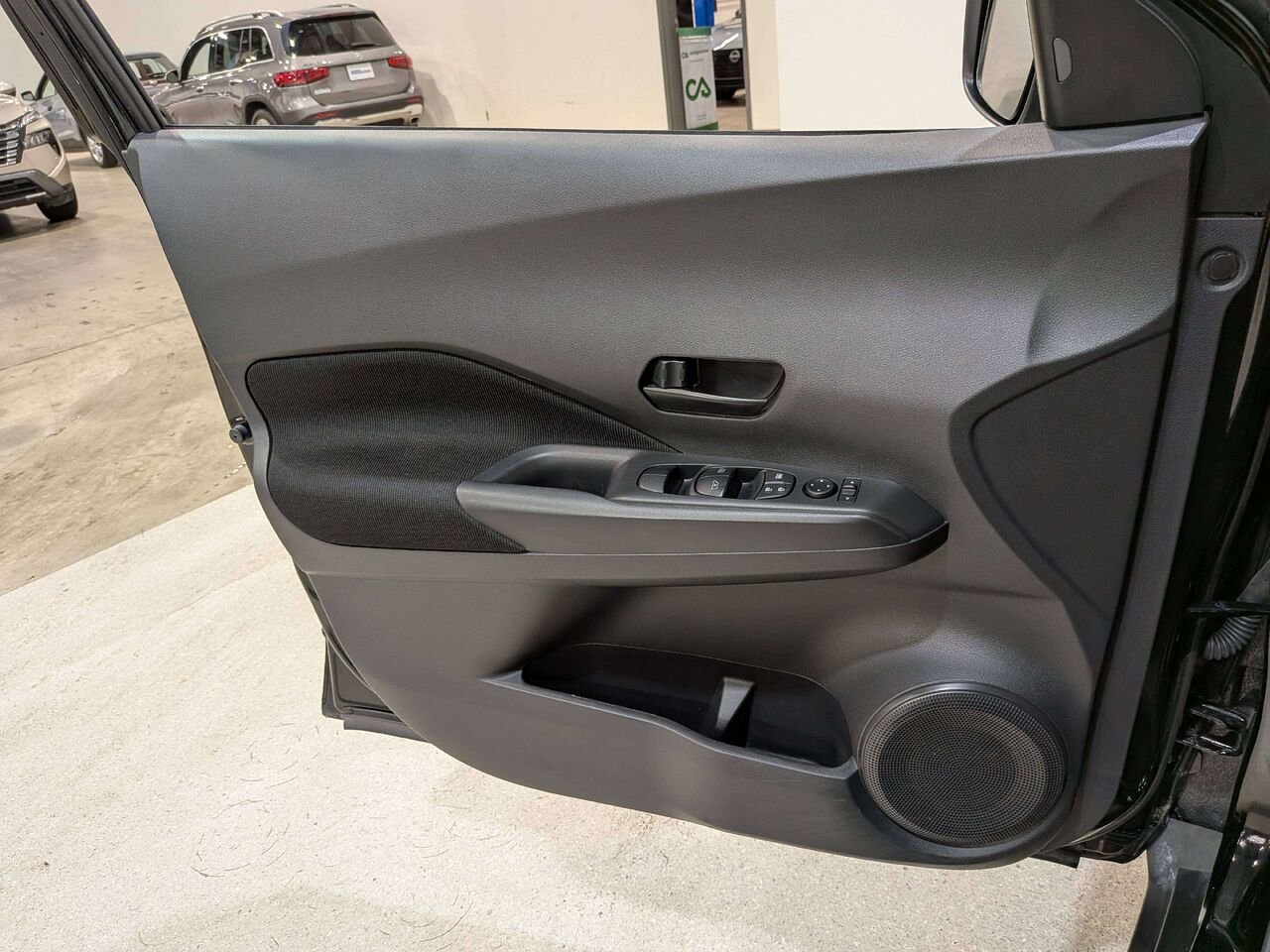 2024 Nissan Kicks S FWD Black Val-David - photo #29