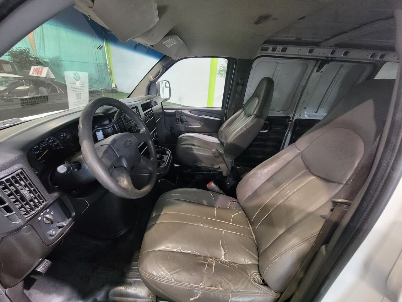 2007 Chevrolet Express Cargo Van White  - photo #10