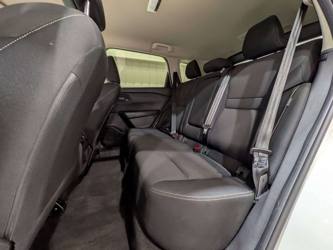 2025 Nissan Rogue AWD S White Val-David - photo #10