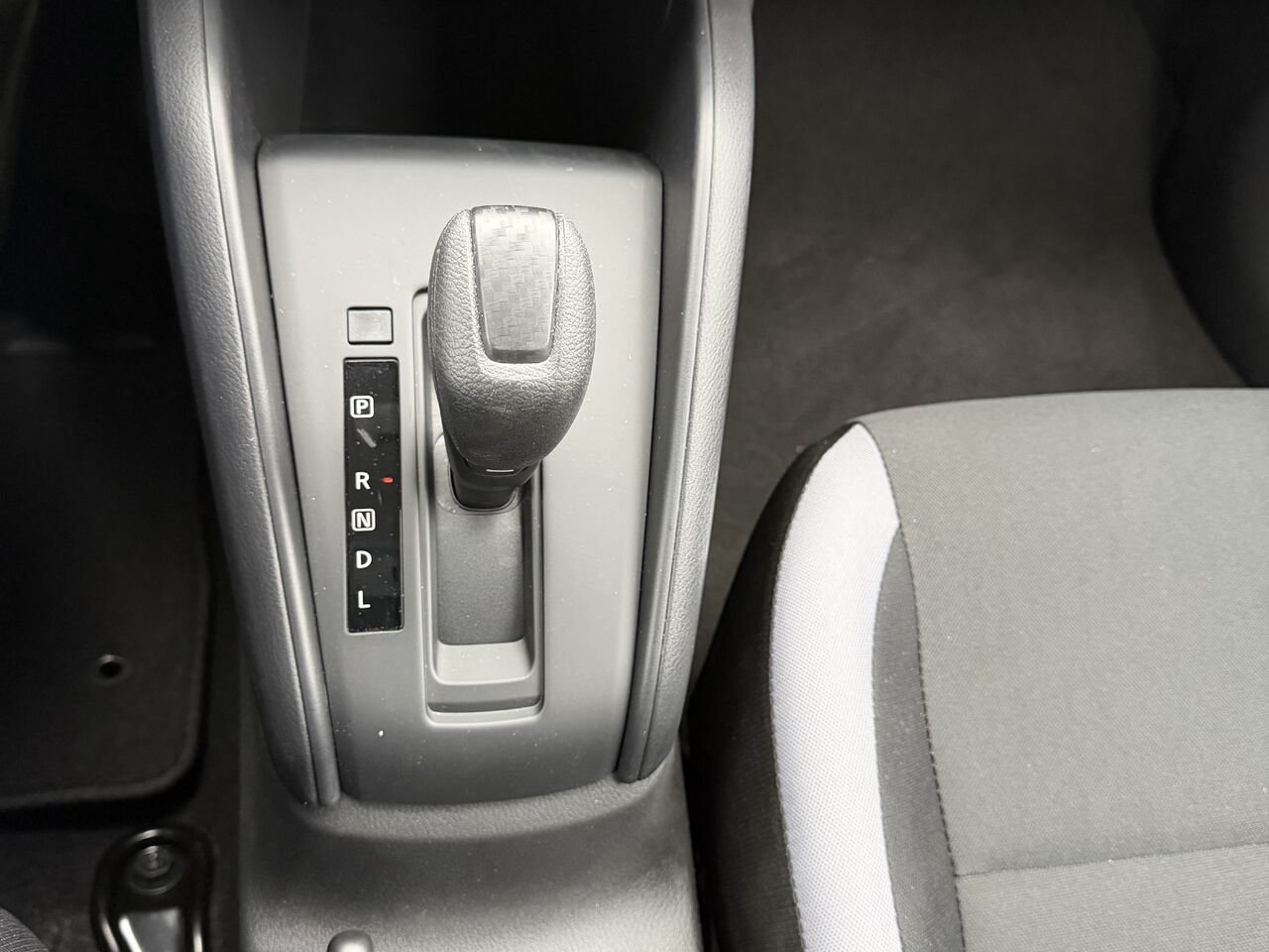 2025 Nissan Versa S CVT Grey Châteauguay - photo #23