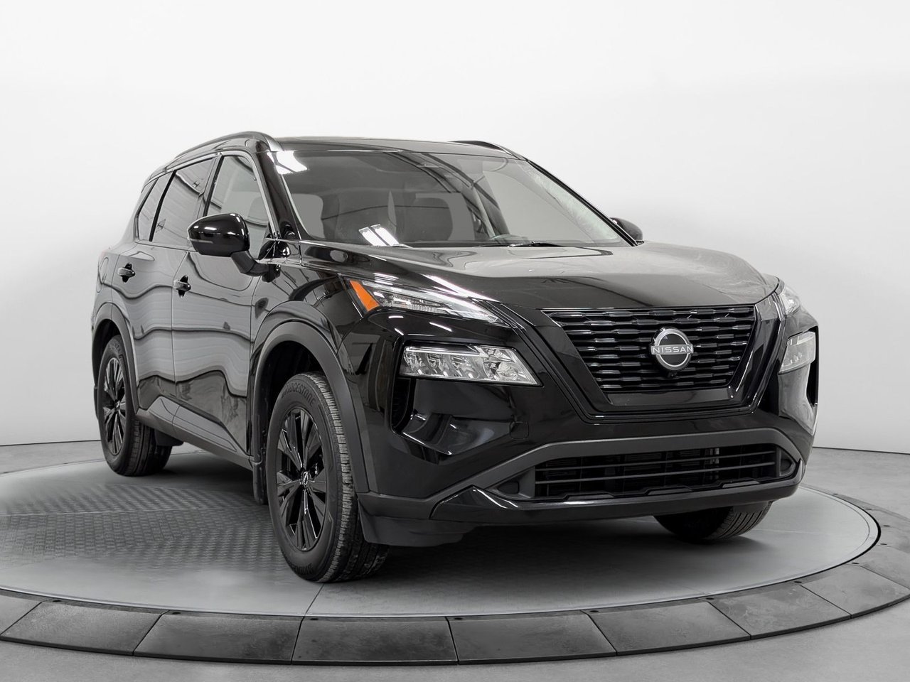 2023 Nissan Rogue SV avec ensemble Toit ouvrant Saint-Eustache - photo #2