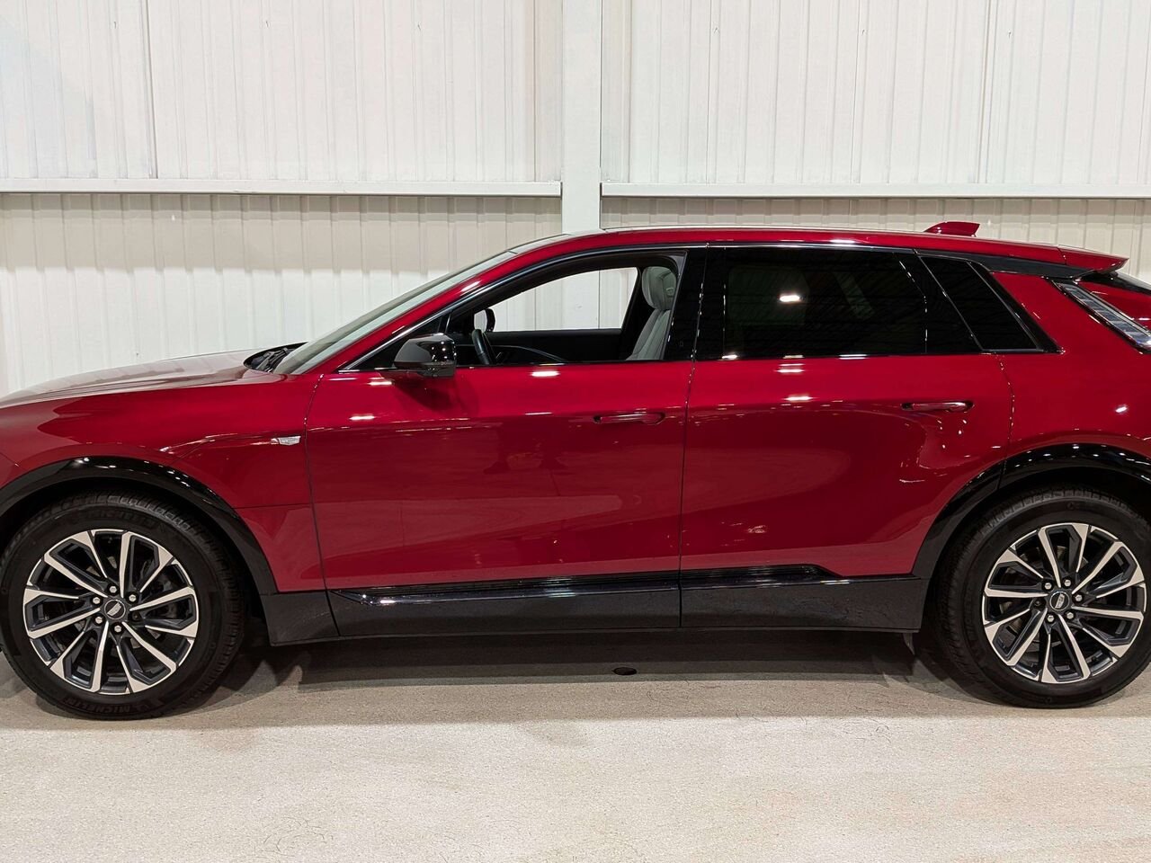 2024 Cadillac LYRIQ 4dr Sport w/1SF Red Val-David - photo #4