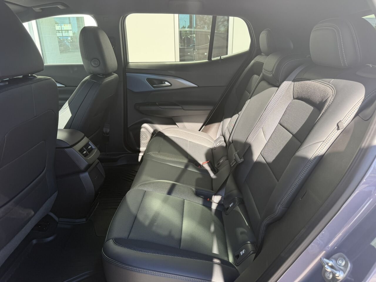 Chevrolet Equinox EV 2LT AWD 2024 Gris Laval - photo #16