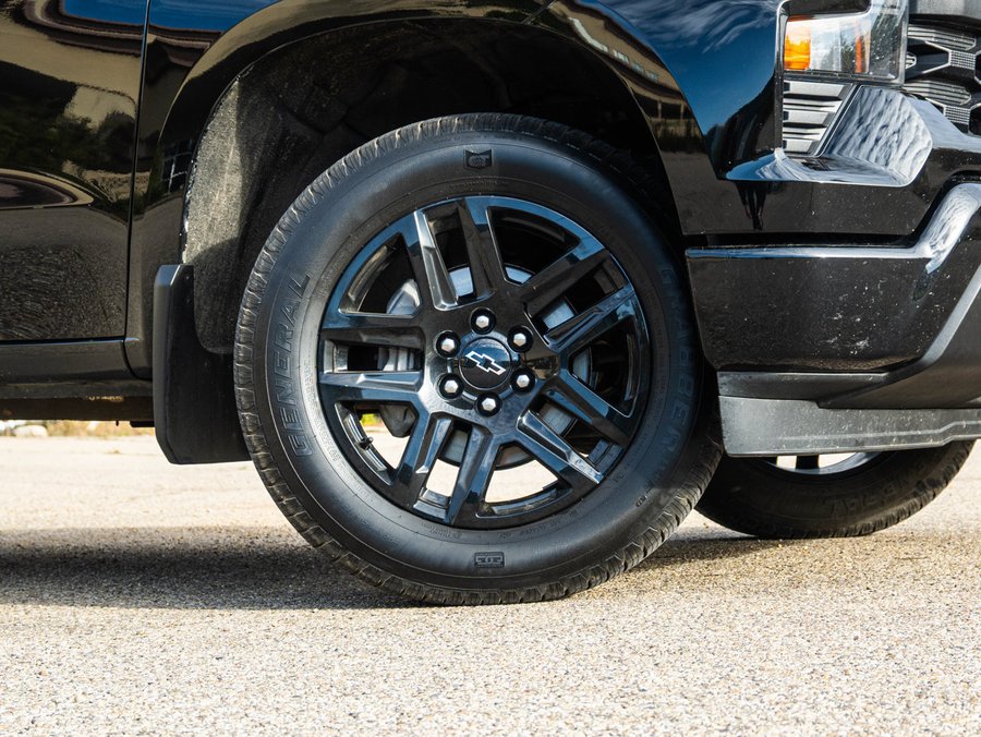 2024 Chevrolet Silverado 1500 Custom 2.7L | Trailering Package Black