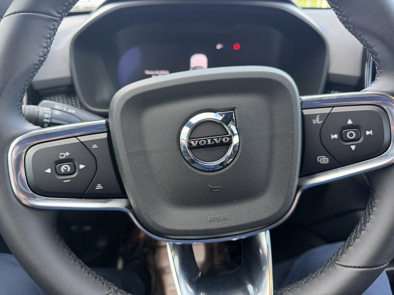 2026 Volvo EX40 PLUS DUAL MOTOR Blue Laval - photo #30