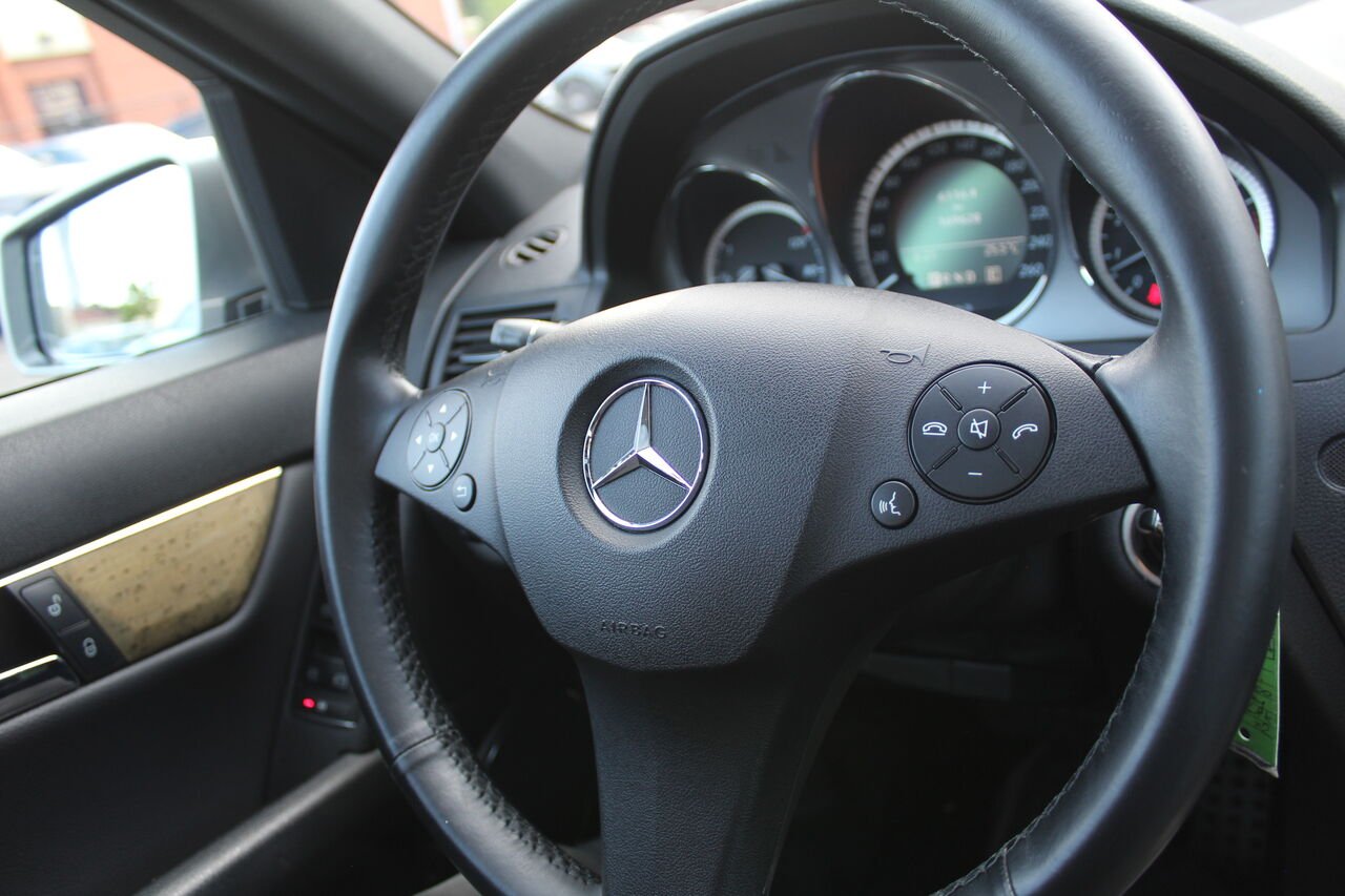 2011 Mercedes-Benz Classe-C VIN: WDDGF8BB4BA505424 Grey Sainte-Rose - photo #13