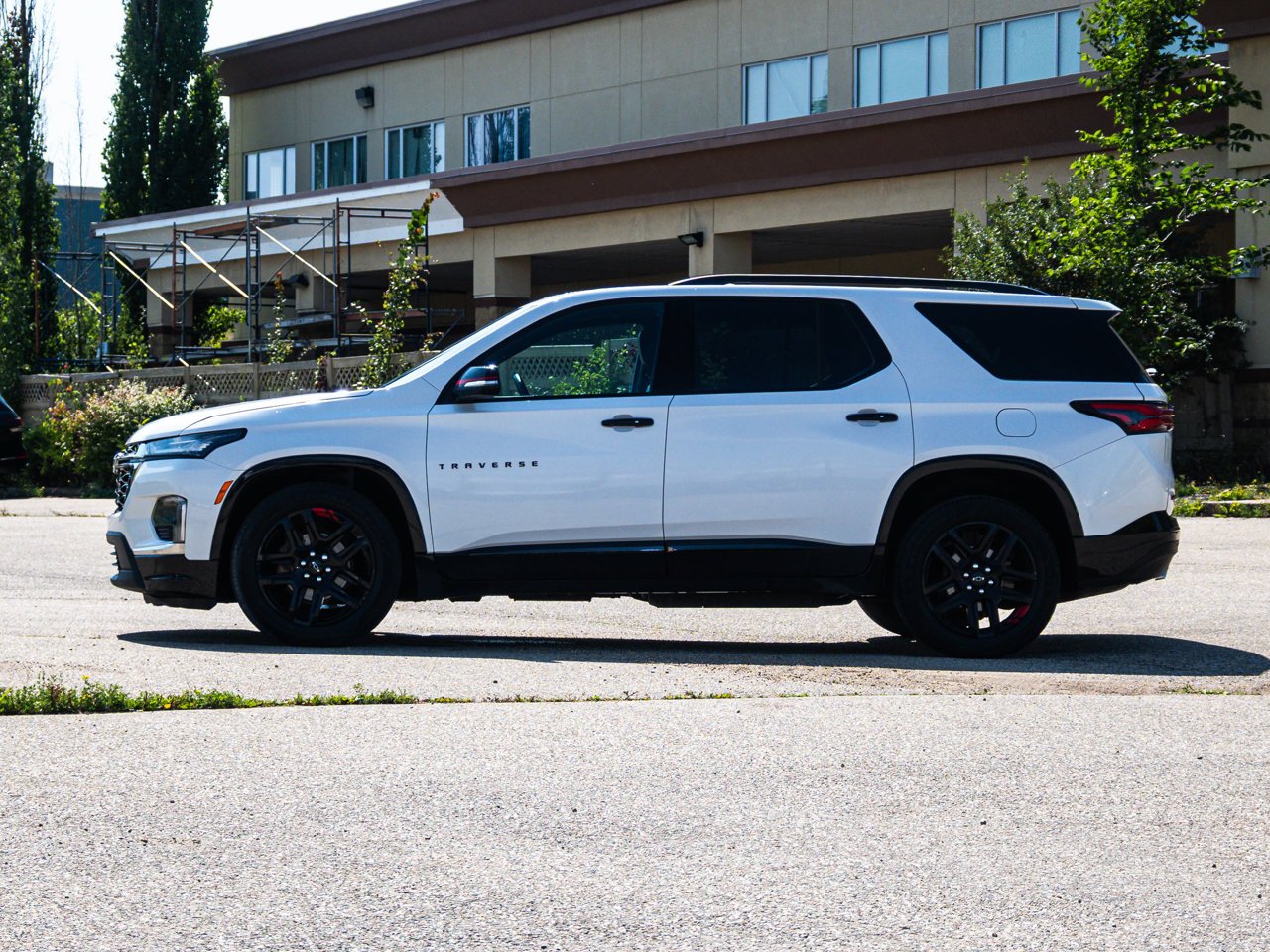 2023 Chevrolet Traverse AWD 4dr Premier White Sherwood Park - photo #9