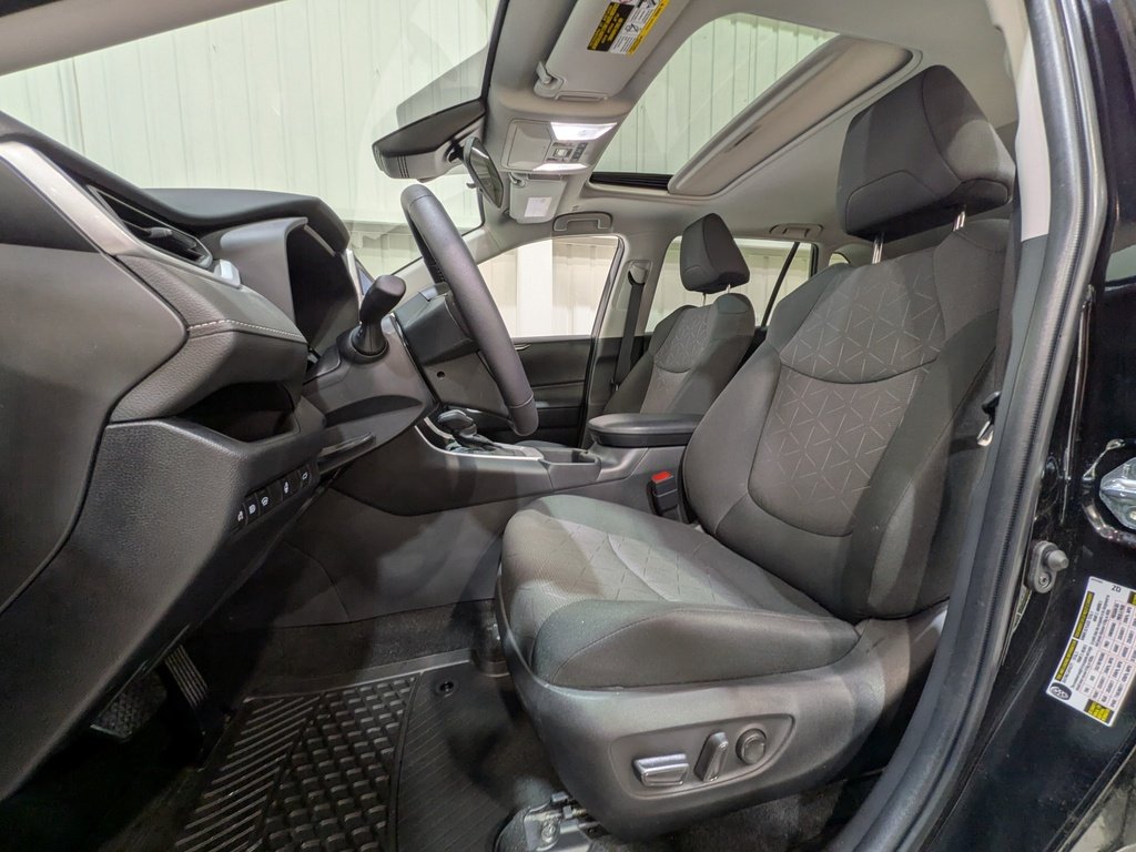 Toyota RAV4 XLE AWD 2024 Gris Val-David - photo #1