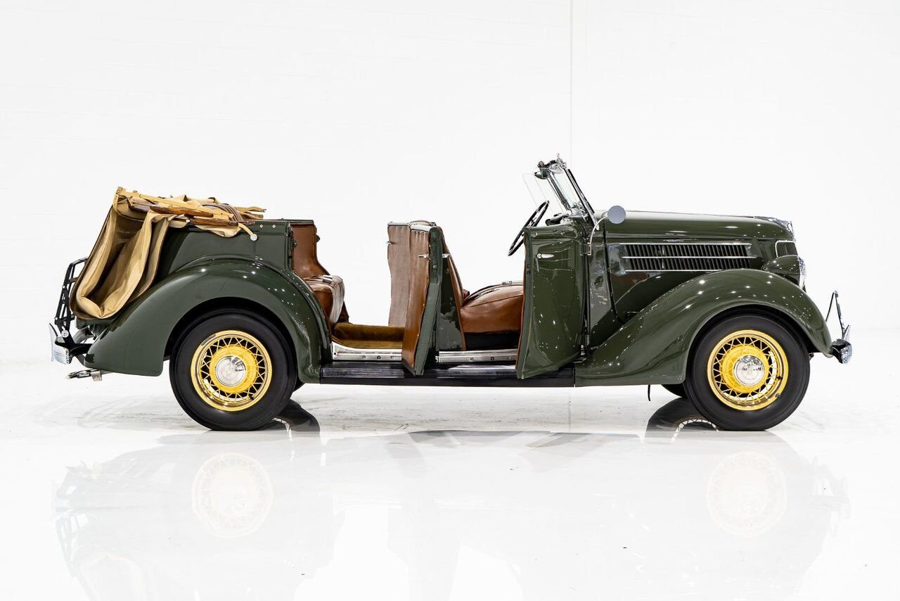 Ford Model 48 Phaeton PRIX EN USD | Beautifully presented in original condition 1936 Vert Montréal - photo #29