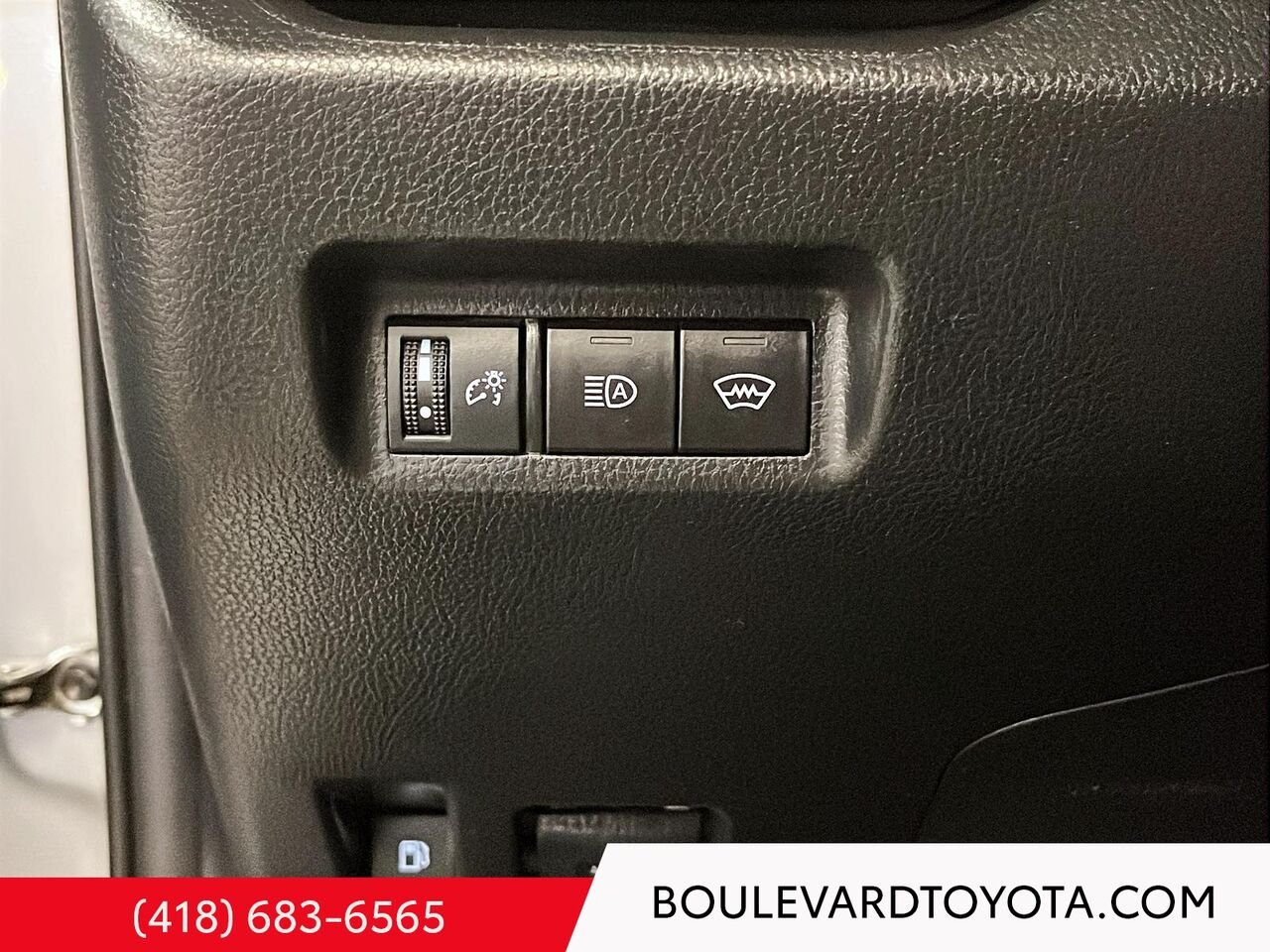 Toyota RAV4 99635A-107 | LE, HYBRIDE 2023 Ciel argent métallisé Québec - photo #10