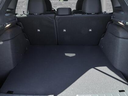 2026 Nissan Kicks Aspen White TriCoat/Super Black Blainville - photo #6