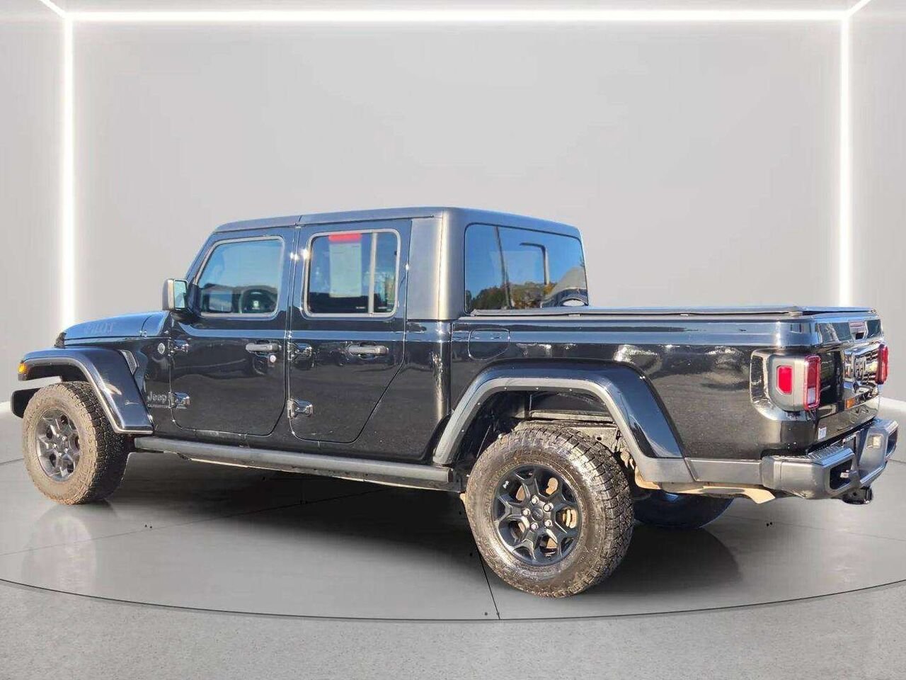 2023 Jeep Gladiator Black Gatineau - photo #2