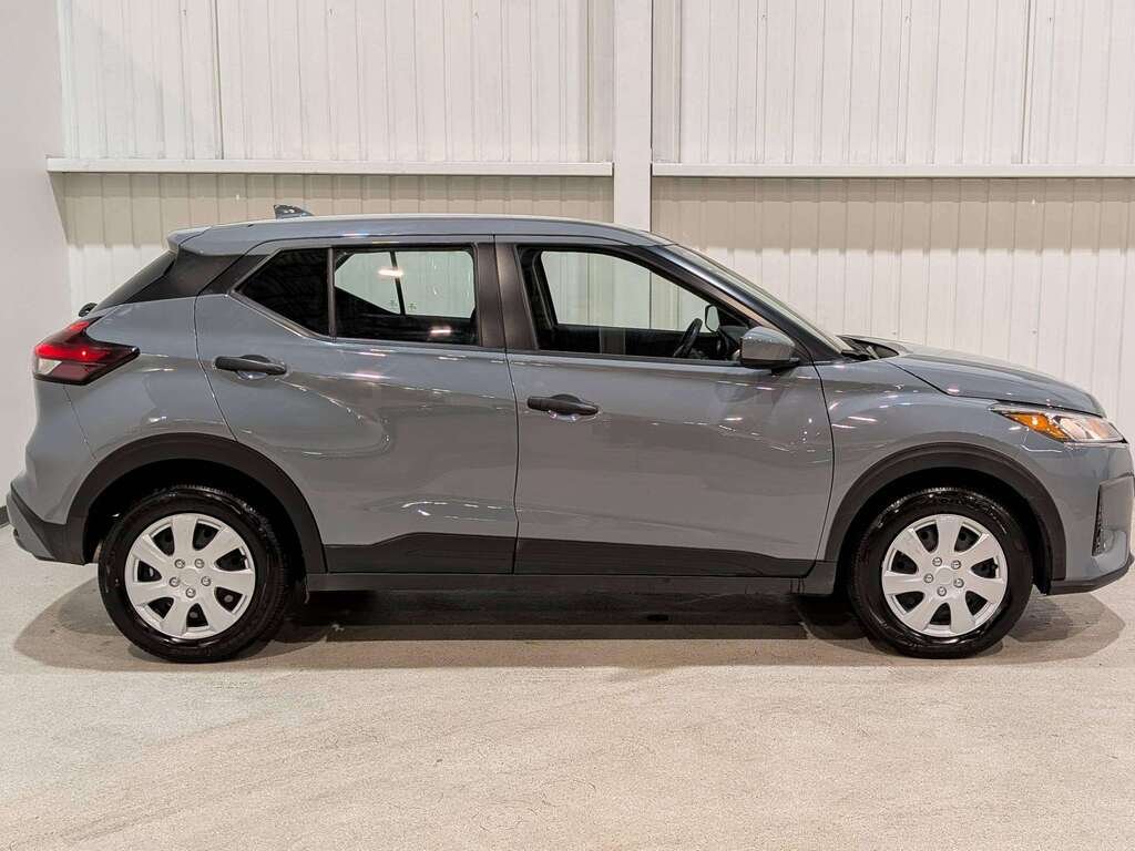 2024 Nissan Kicks S FWD Grey Val-David - photo #3