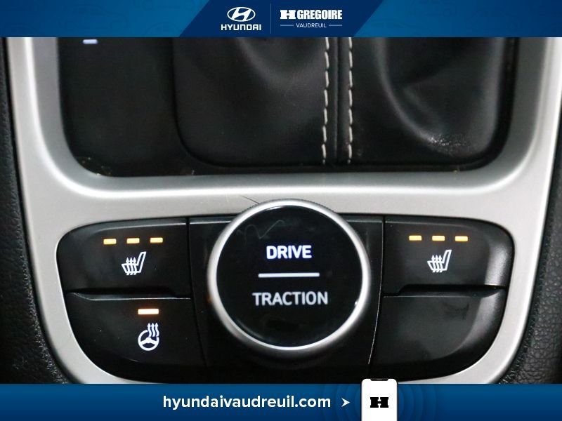 2024 Hyundai Venue Red Saint-Eustache - photo #27