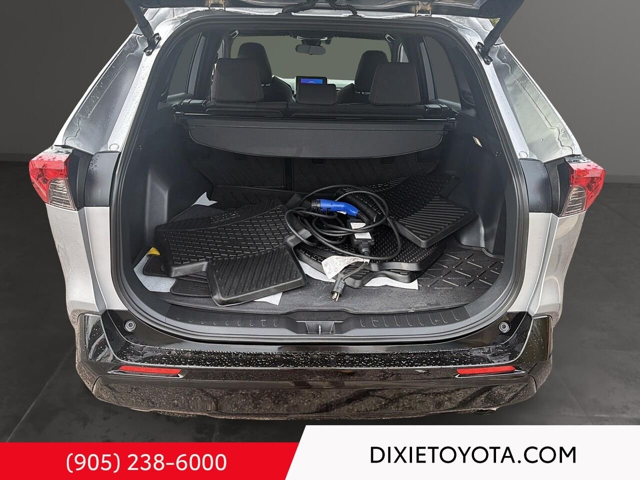 2024 Toyota RAV4 Prime PRIME SE AWD / PLUG-IN HYBRID / HEATED SEATS / MOONROOF / ALLOY WHEELS / CARPLAY AND ANDROID AUTO Silver Mississauga - photo #20