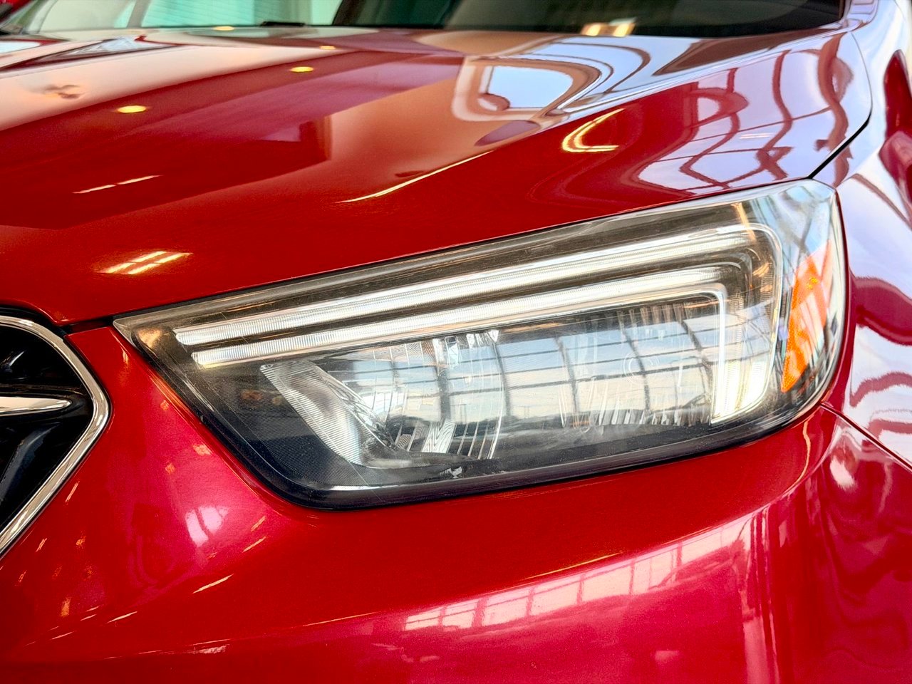 Buick Encore 2017 Rouge Notre-Dame-des-Prairies - photo #2