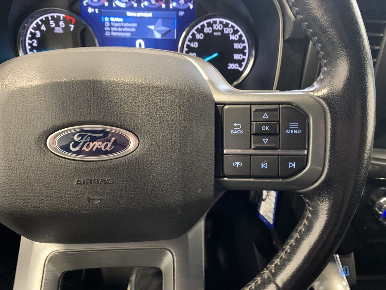 2022 Ford F-150 XLT cabine SuperCrew 4RM caisse de 5,5 pi Black Châteauguay - photo #35