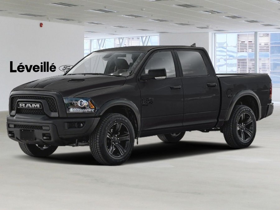 2024 RAM 1500 Classic Warlock cabine d'équipe 4x4 caisse de 5 pi 7 po Diamond Black Crystal Pearl