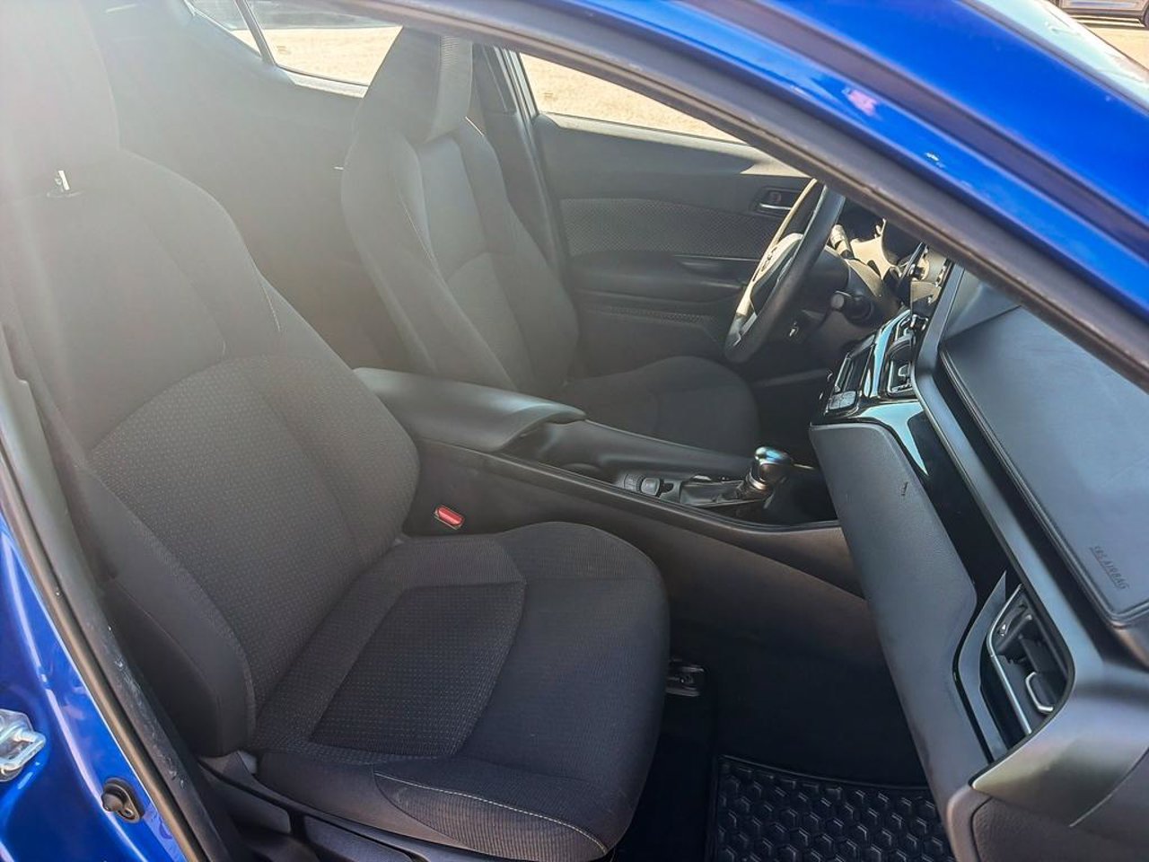 Toyota C-HR NMTKHMBX4KR065550 2019 Bleu Mirabel - photo #25