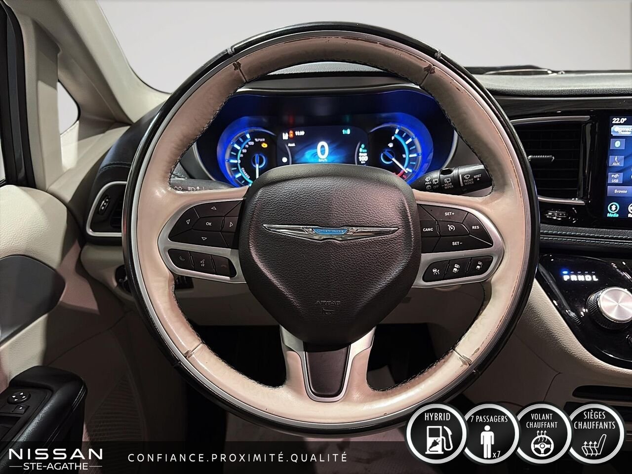 Chrysler Pacifica Hybrid 2018 Gris Ste-Agathe des Monts - photo #11