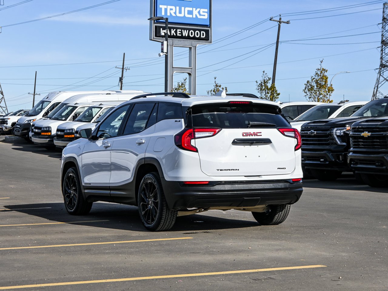 2024 GMC Terrain AWD 4dr SLE White Sherwood Park - photo #10