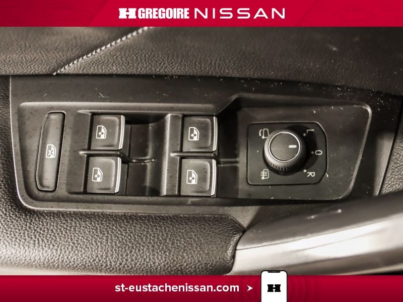 2021 Volkswagen Tiguan White Laval - photo #27