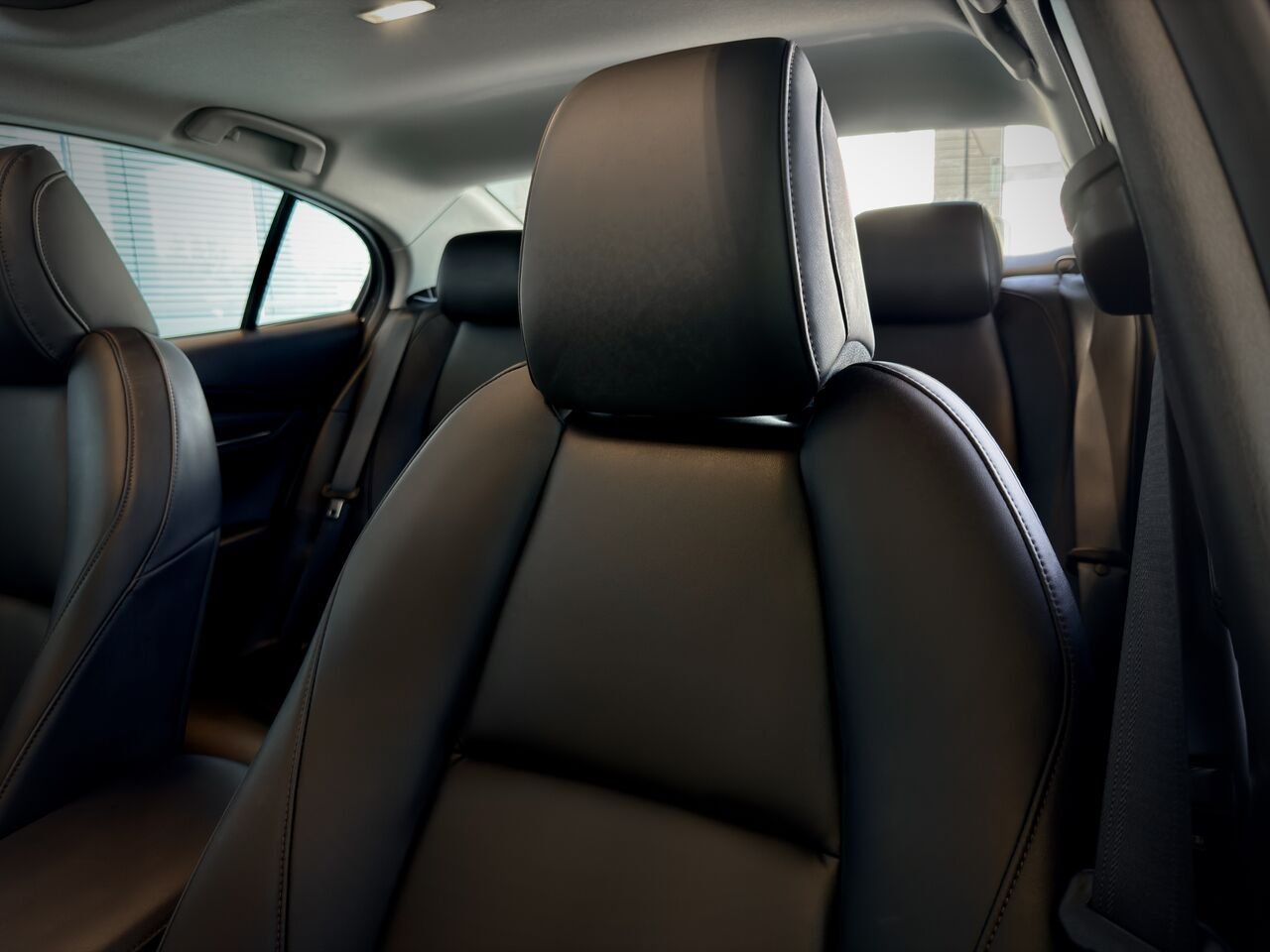 2025 Mazda Mazda3 Grey Notre-Dame-des-Prairies - photo #17