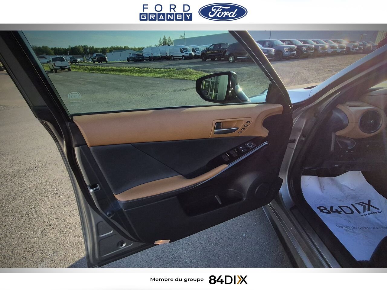 Lexus IS 2023 Argent Granby - photo #12