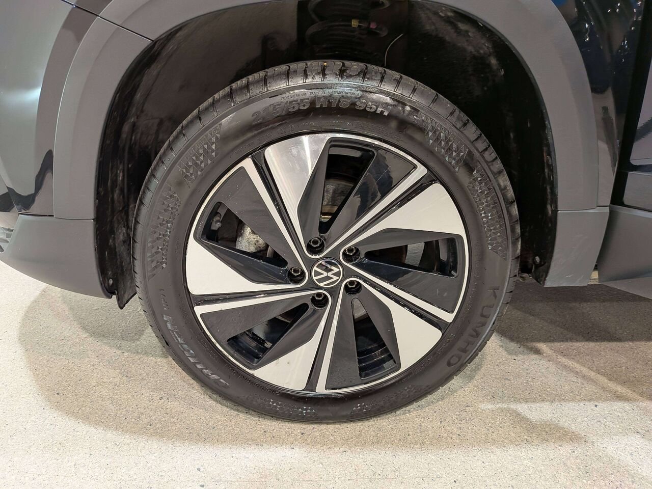 2024 Volkswagen Taos Comfortline 4MOTION Black Mirabel - photo #34
