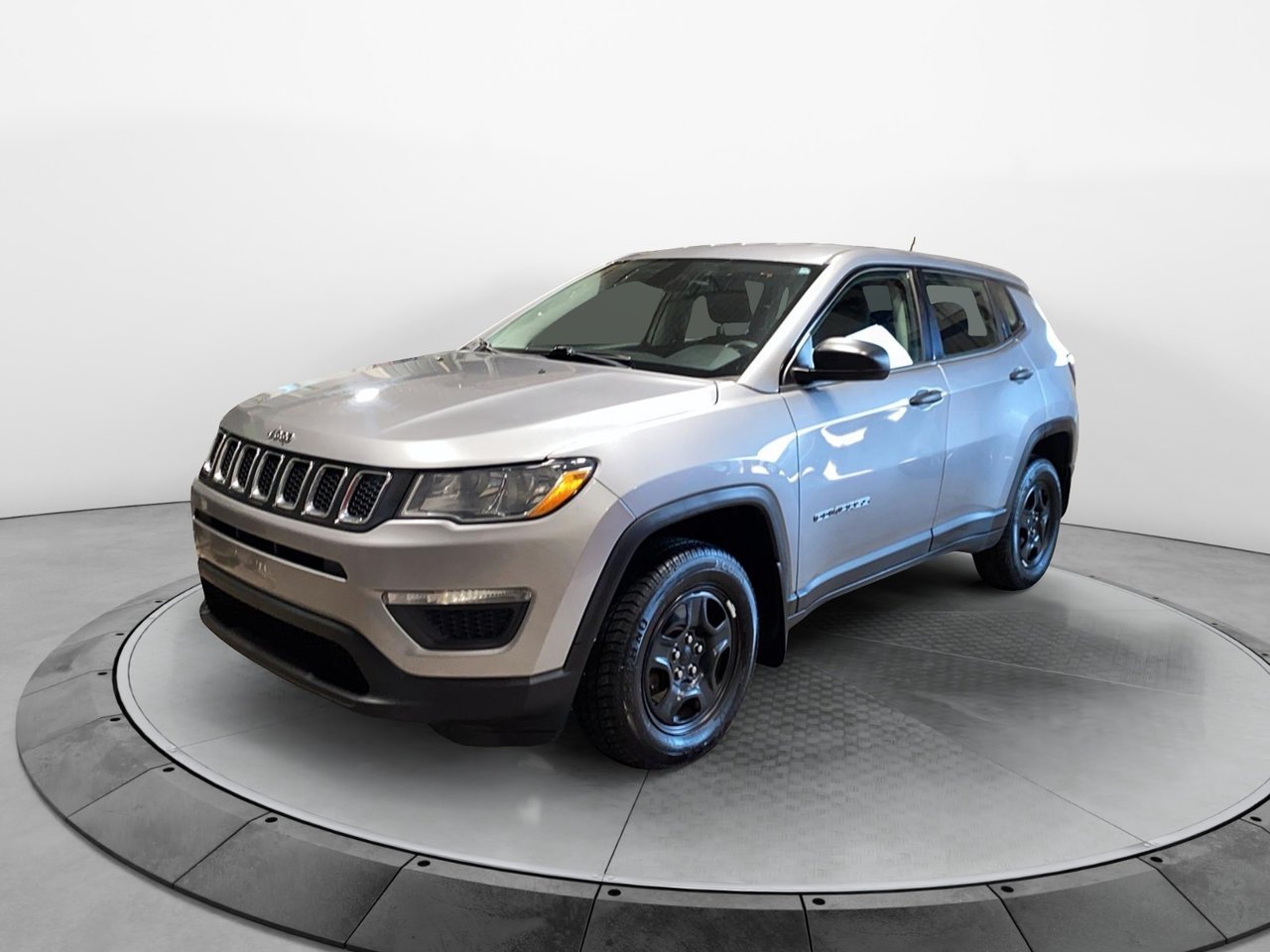 Jeep Compass NIV 3C4NJDAB1JT265170 2018 Gris Chicoutimi - photo #0