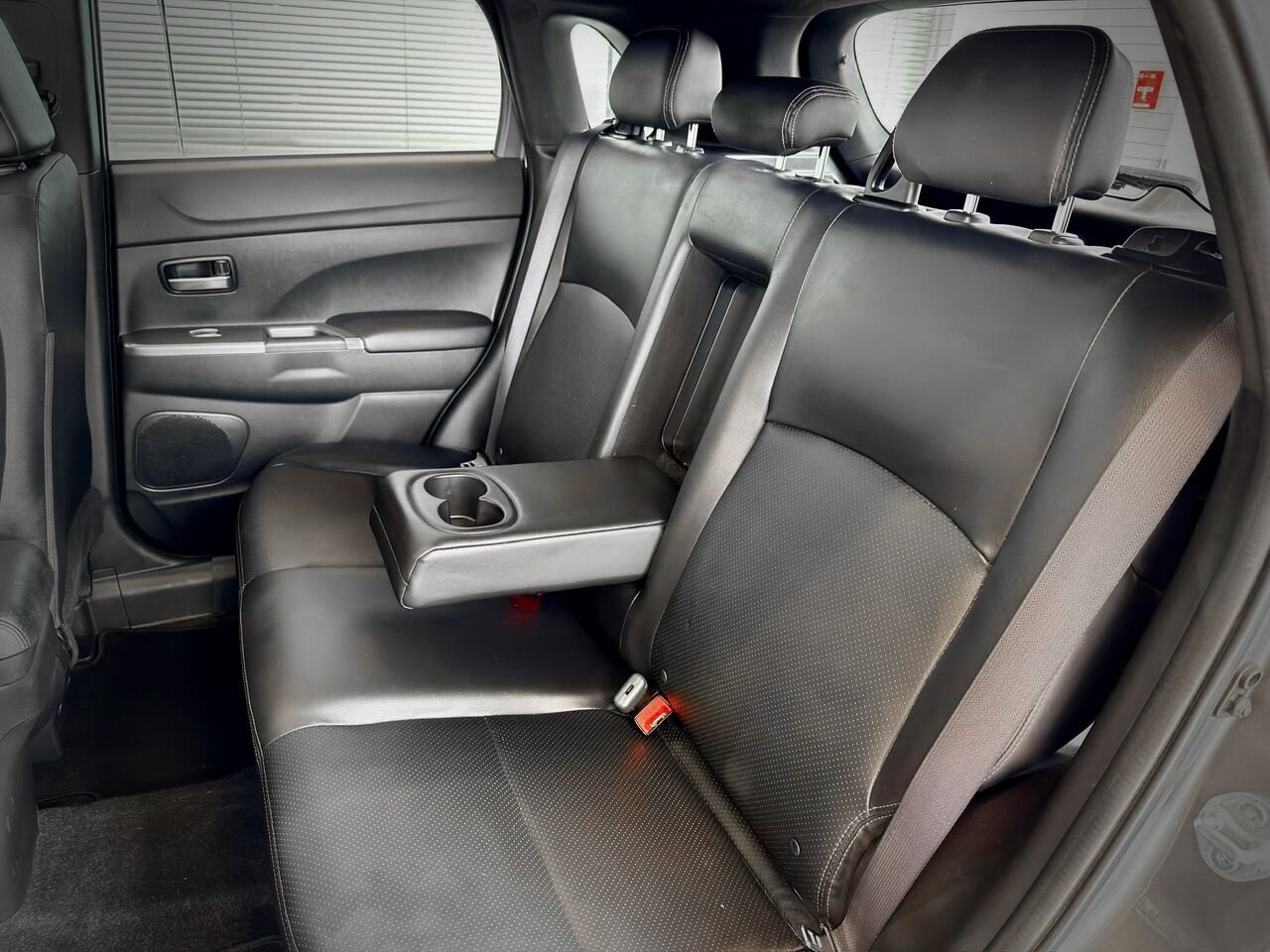 2021 Mitsubishi RVR Grey Notre-Dame-des-Prairies - photo #16