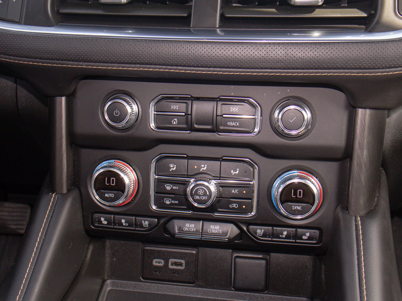 2024 GMC Yukon XL 4WD 4dr AT4 Black Sherwood Park - photo #30